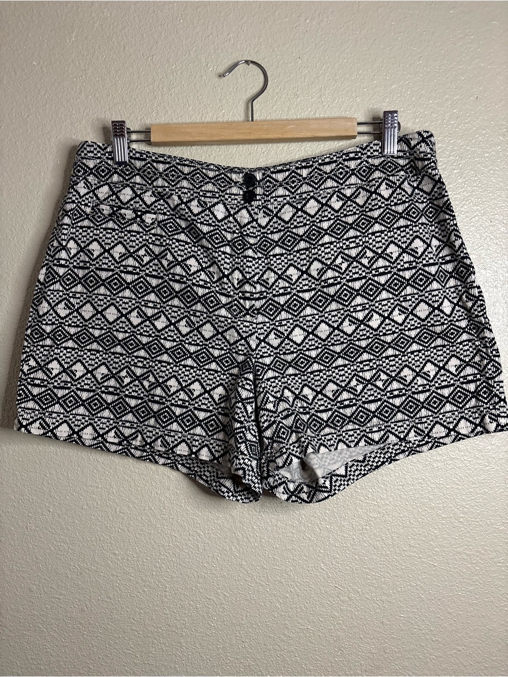DEPT 222 Shorts Womens Size 12 Geometric Bohemian Print Cotton Blend Flat Front